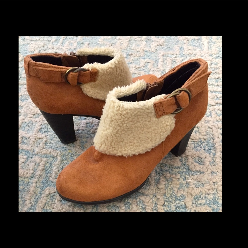 Naturalizer Booties - So Comfy!
